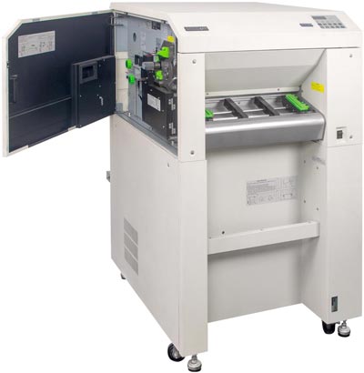 Endlos-Laserdrucker Microplex SOLID 60E-2 mit geöffnetem Gehäuse